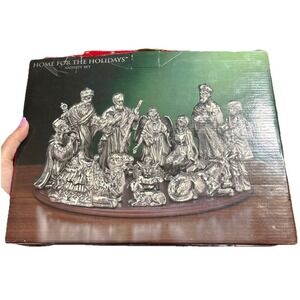 Home for the Holidays Porcelain Silver Nativity Scene Set 12 Figures Mirror Base